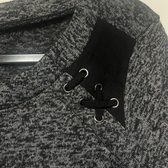 PerSeption Concept heathered gray sweater. Black embellishments at collar. EUC - Picture 4 of 9